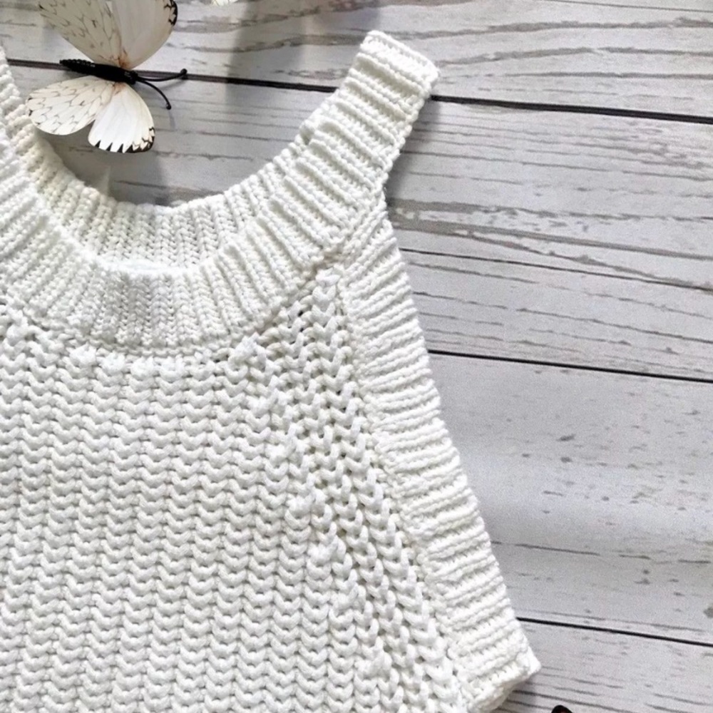 ✨Sold✨Charlotte Russe Crochet White Crop Top - Picture 6 of 6